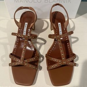 MANOLO BLAHNIK Luce Leather Studded Sandals *BRAND NEW IN BOX* Size 39